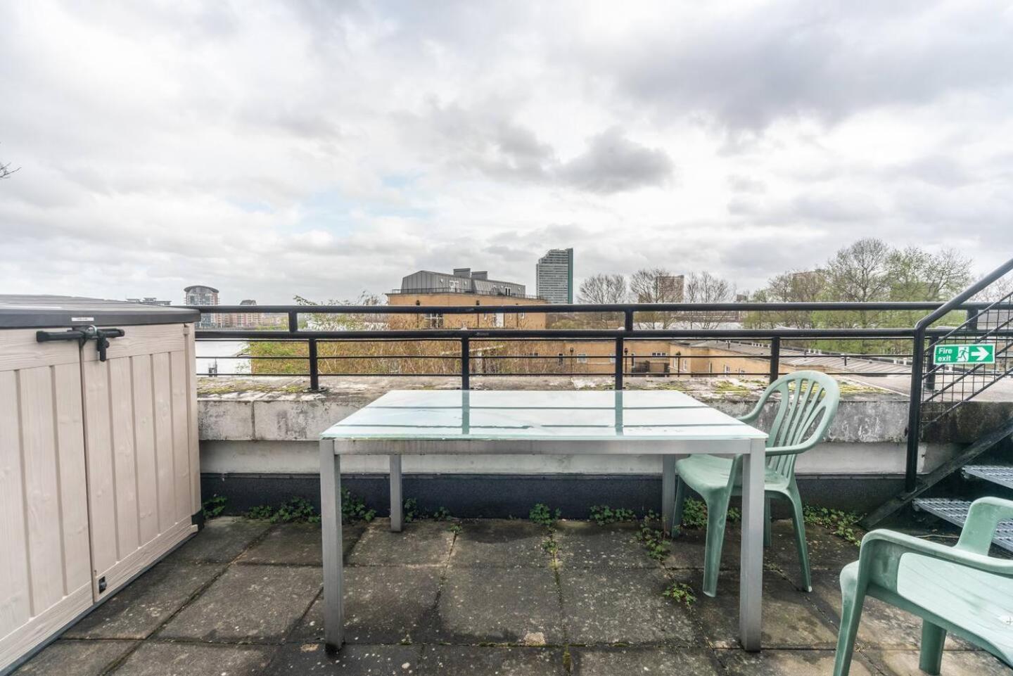 Sunny Maisonette With Views Over Canary Wharf, Λονδίνο Εξωτερικό φωτογραφία